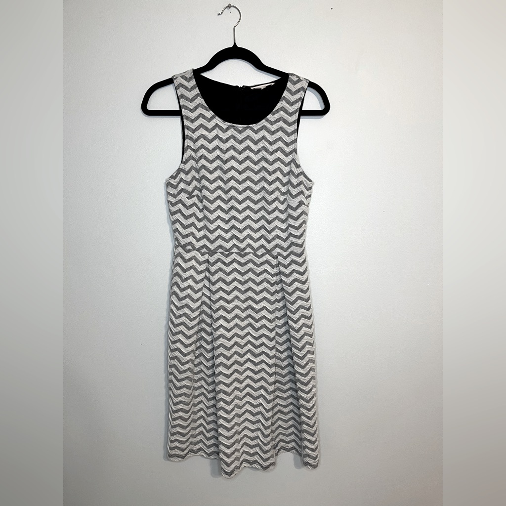 41 Hawthorn Monochrome Chevron Midi Dress